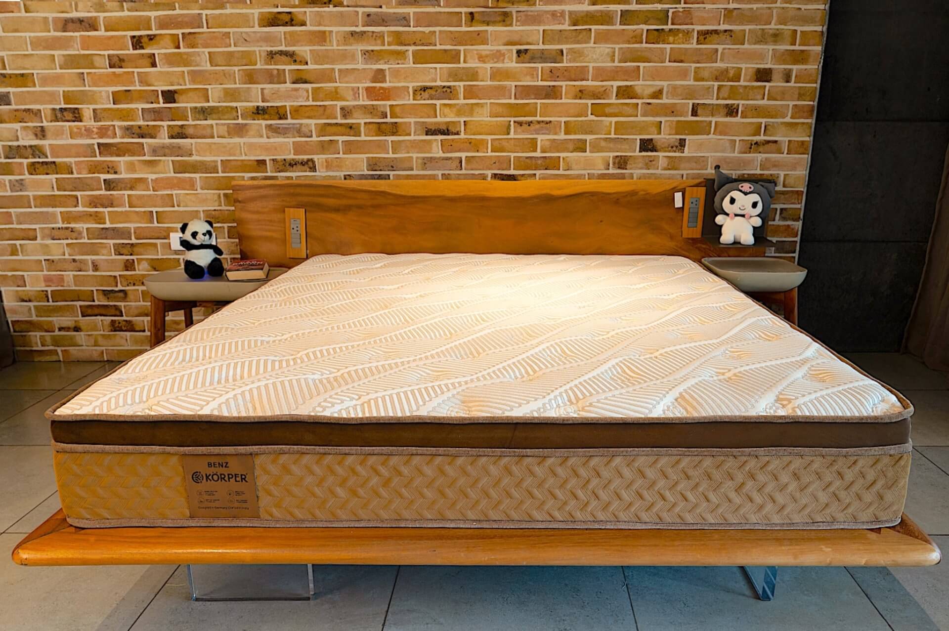 Körper Benz Hybrid Mattress - Front view